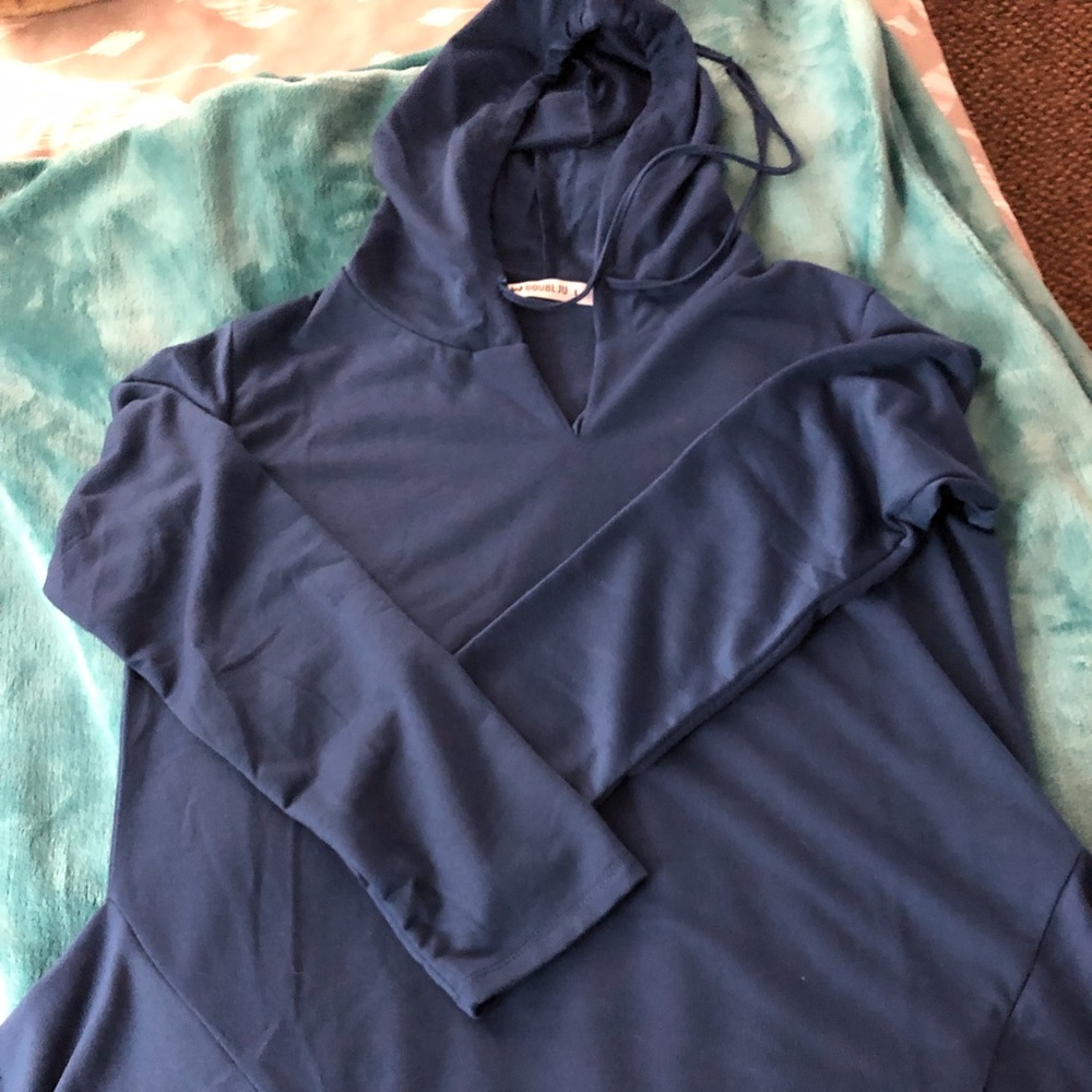 Hooded top